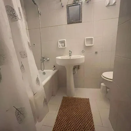 Ca' Dei Leoni - In Old Town Rustic For Independent Travelers