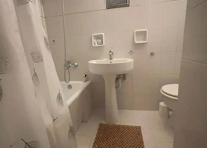 Ca' Dei Leoni - In Old Town Rustic For Independent Travelers